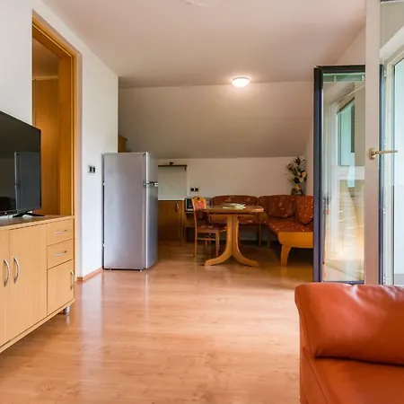 Jezerci Appartement *