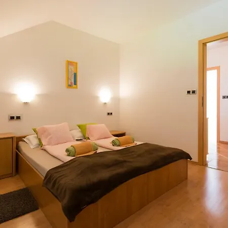 Appartement Jezerci *