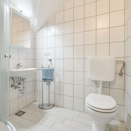 Jezerci Appartement *