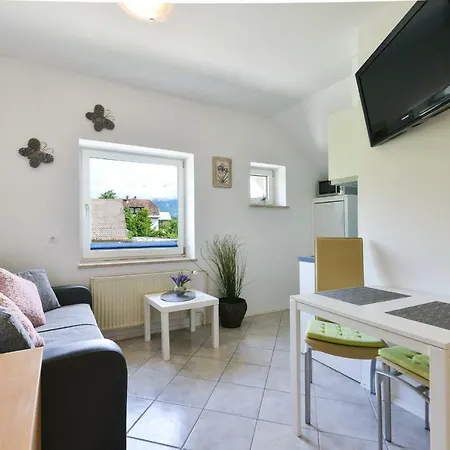Jezerci Appartement *