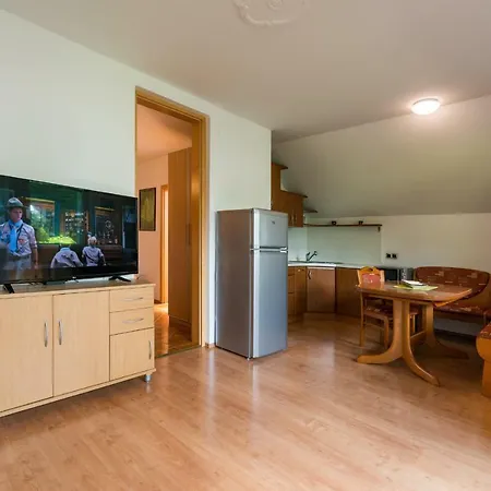 Appartement Jezerci